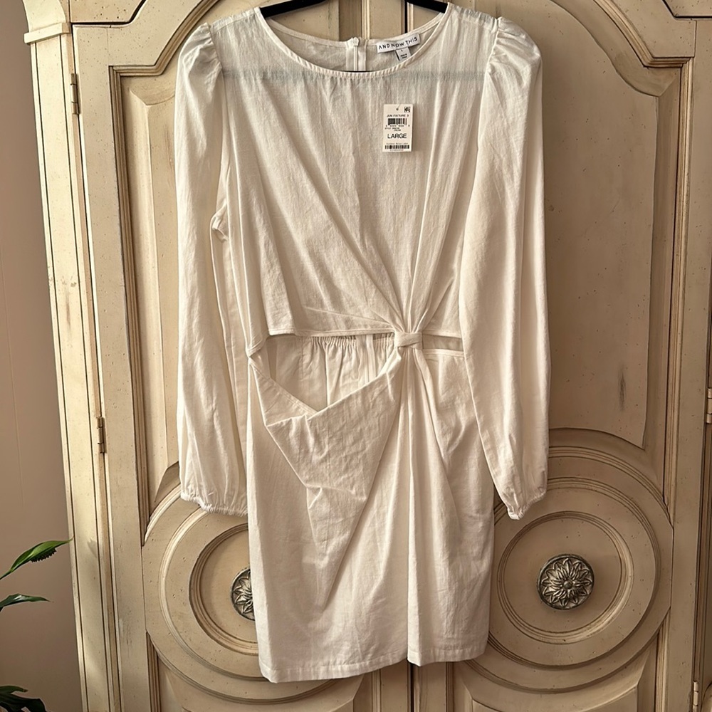 Long sleeve mini dress, cutout in middle; color cream, zippered back, cotton